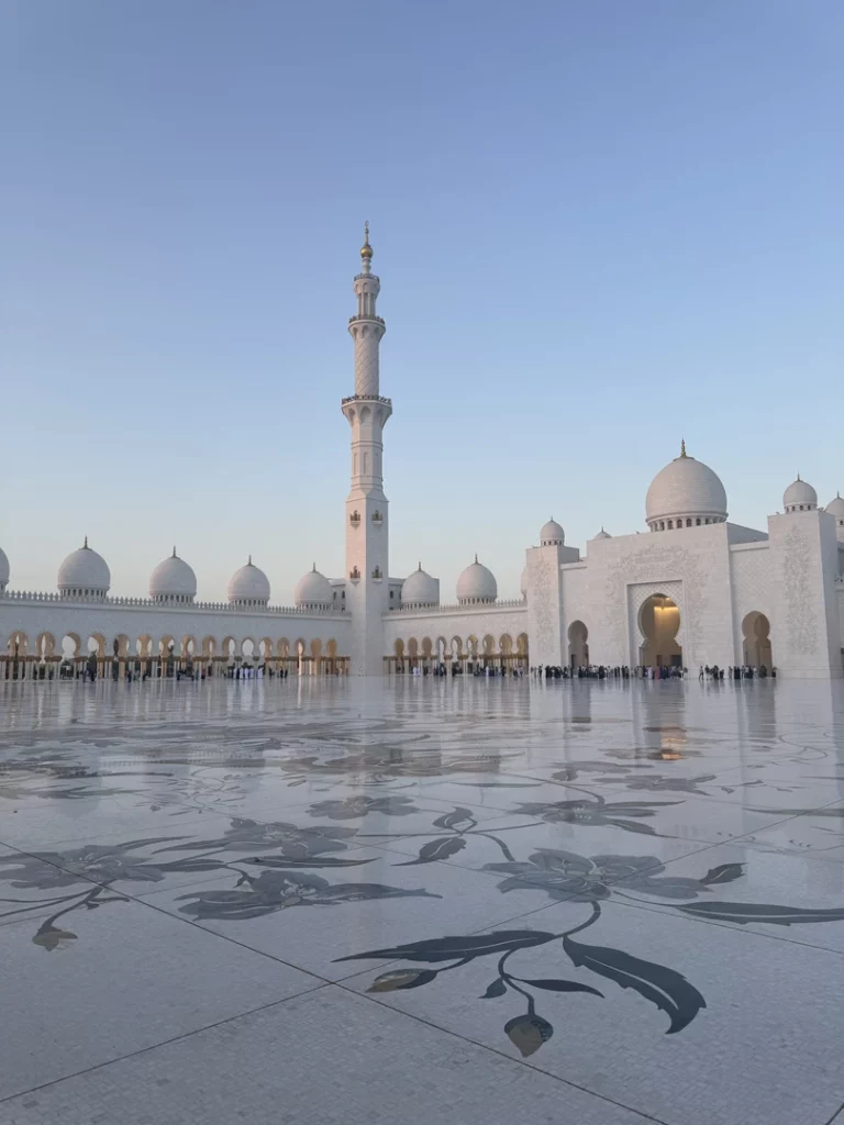 Marco mosquée blanche voyage